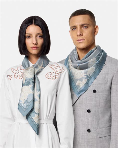 versace damenschal|Women's Designer Foulards & Scarves .